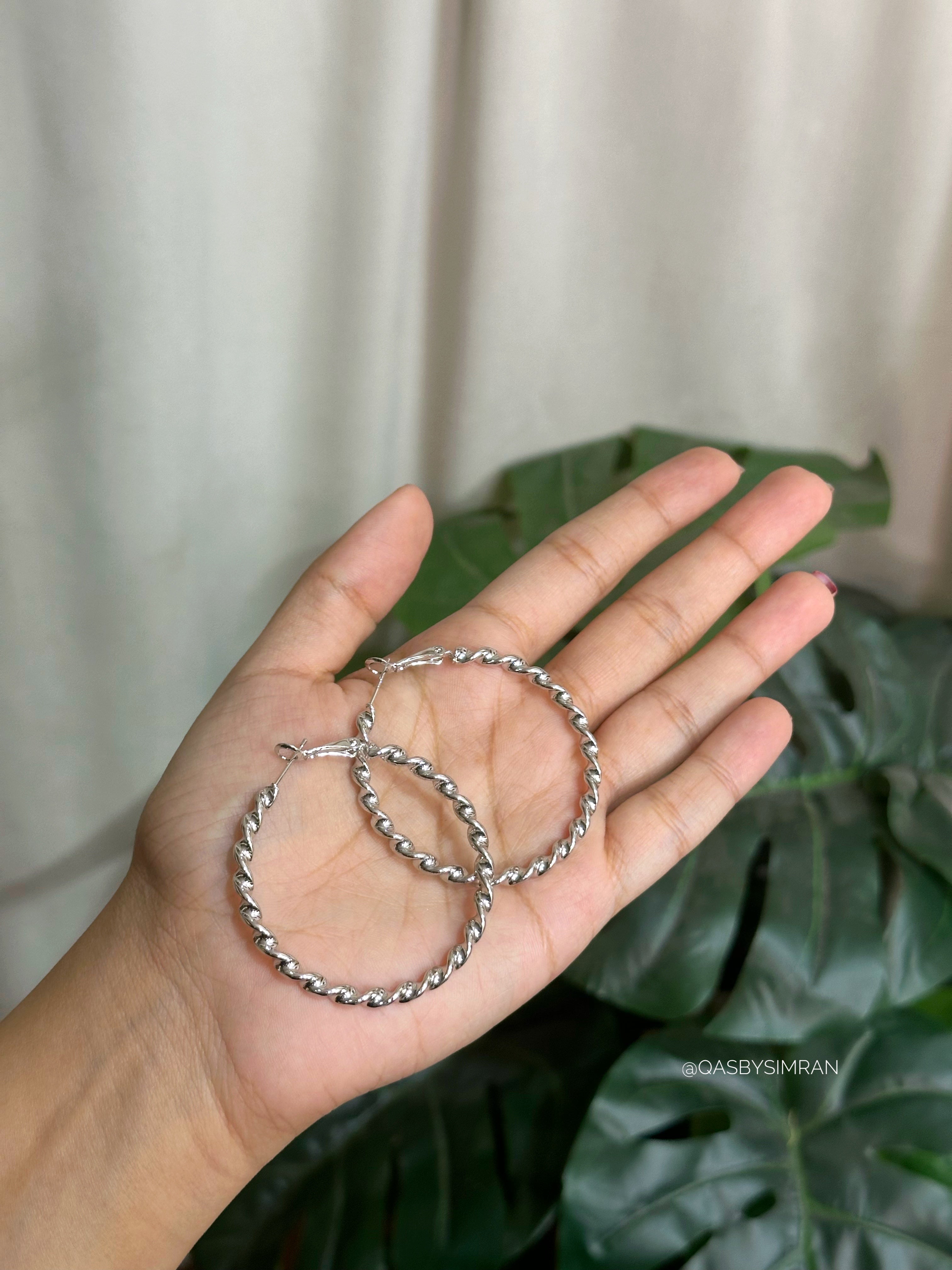 Minimal Twisted Hoops