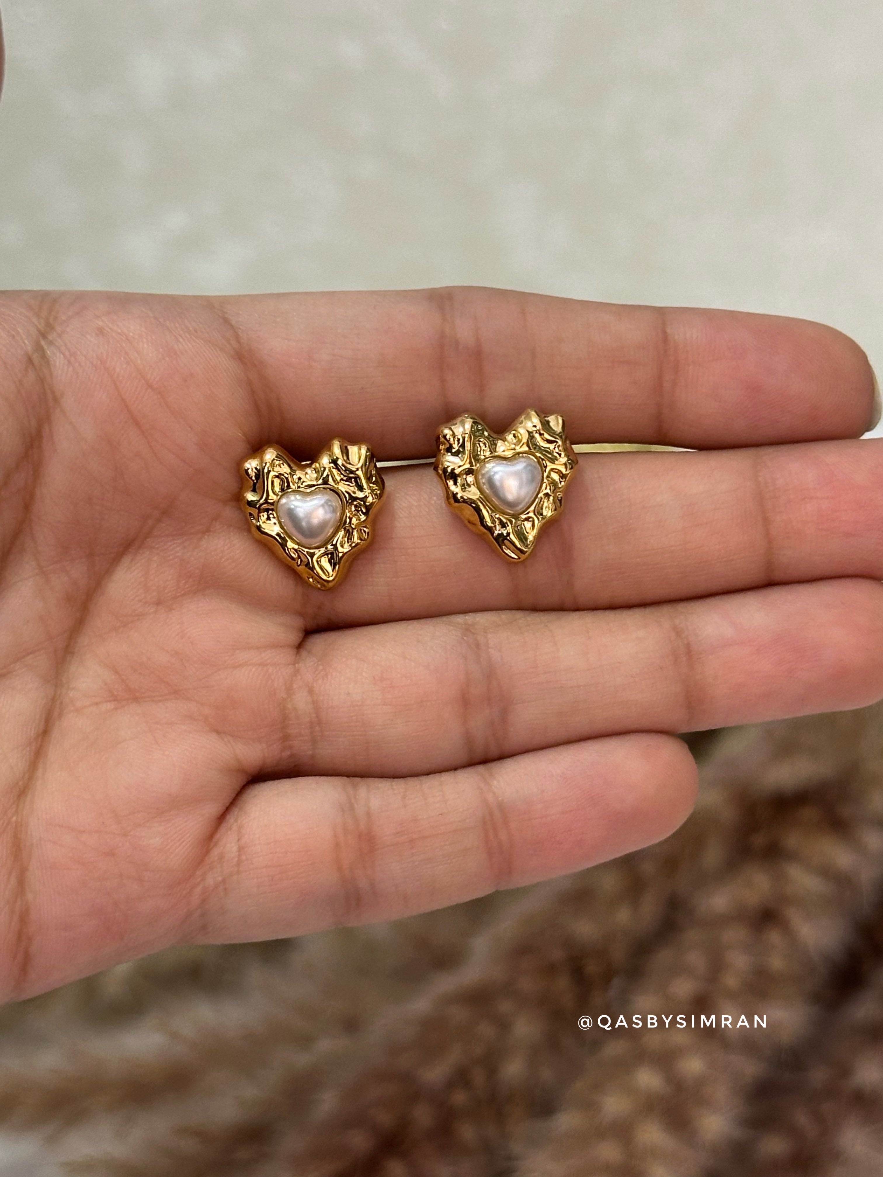 Venice Pearl Heart Studs